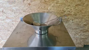 Produktfoto Frittenseiher mit Kelle und Salzstreuer